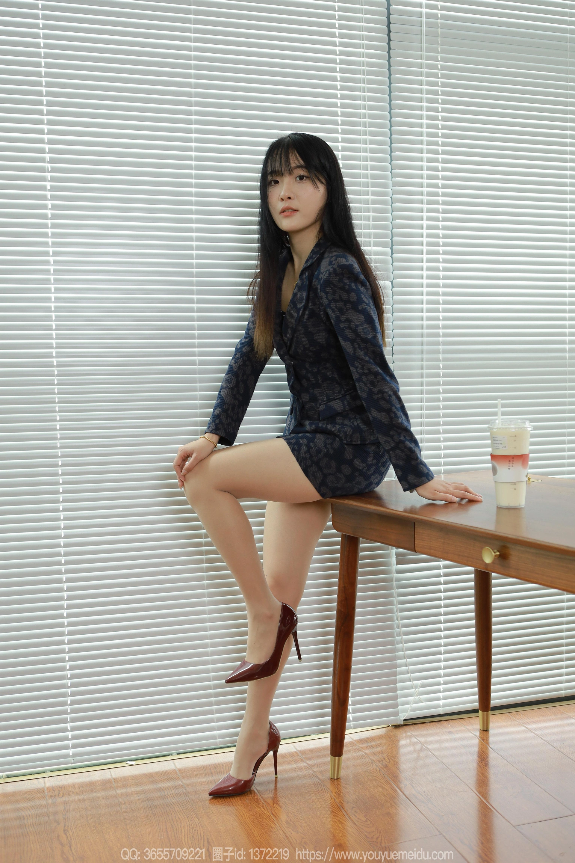 [IESS异思趣向] 2024.07.30 丝享家 1807 婉萍《阳光OL》 1
